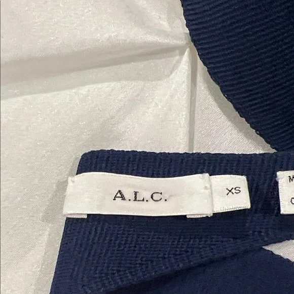 ALC Elegant Navy Knit Halter Top Size XS - Picture 2 of 6